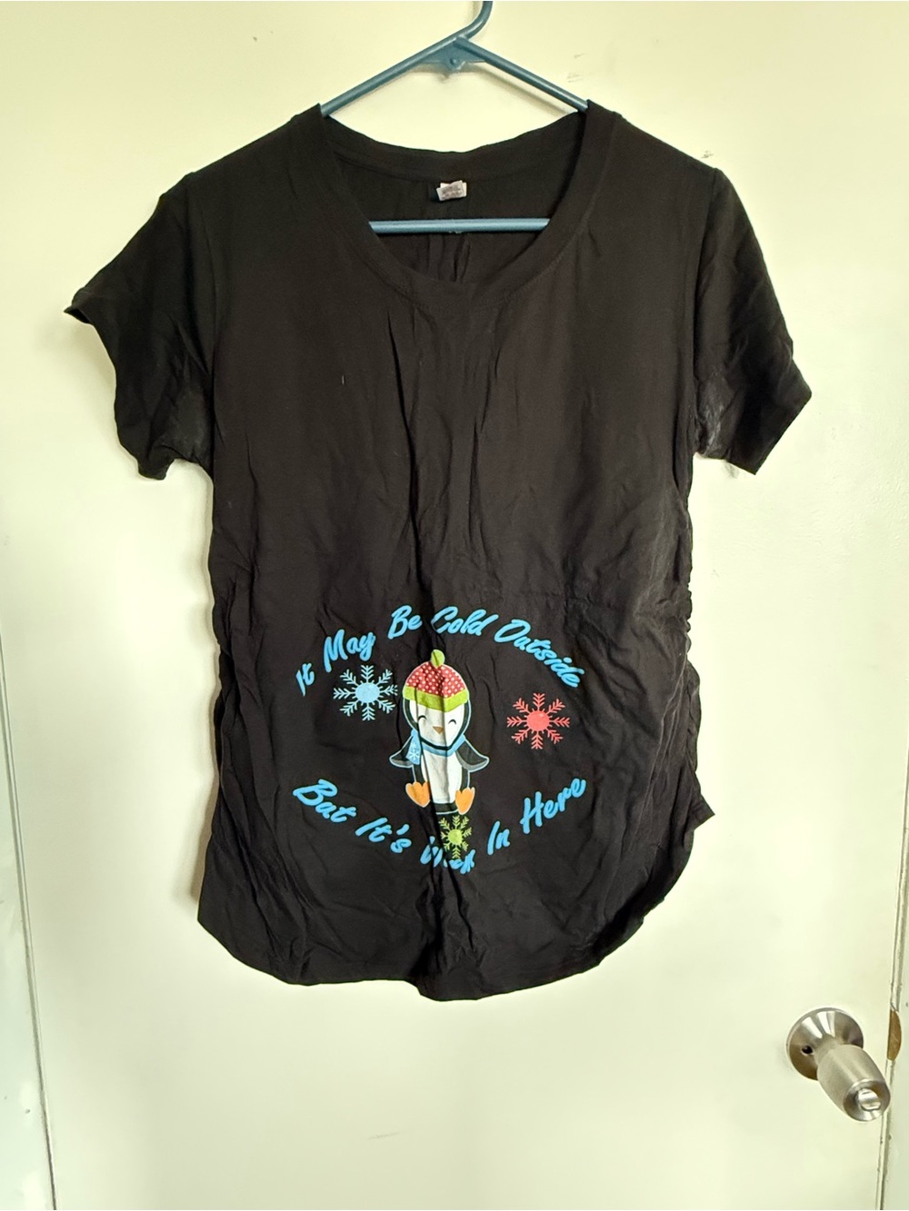 MONAG Black Penguin Christmas Maternity Tee Size M